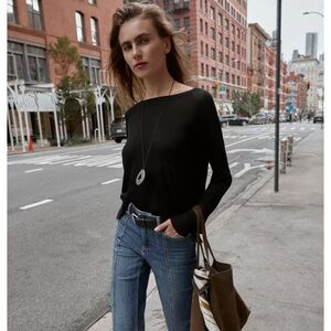 FINE KNIT SWEATER NAVY